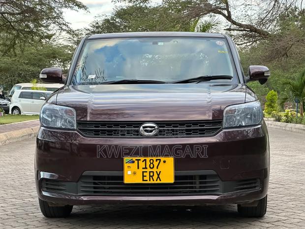 Toyota Corolla Rumion 2010 Maroon