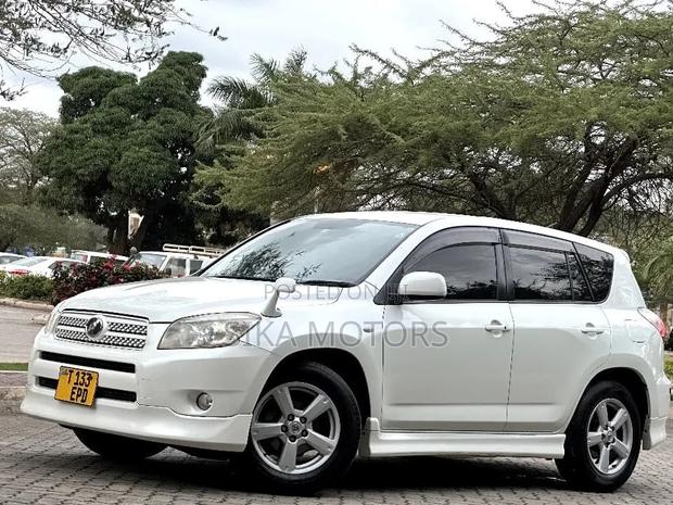 Toyota RAV4 2007 White