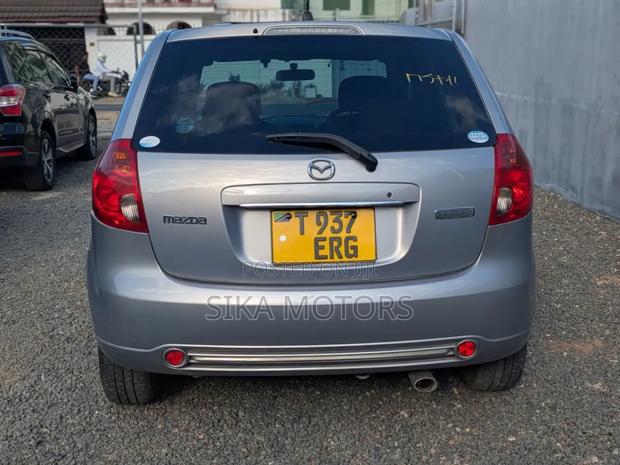 Mazda Verisa 2007 Gray