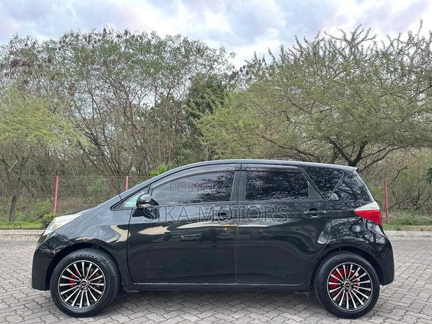 Toyota Ractis 2011 Black