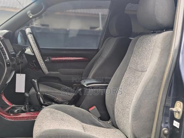 Toyota Land Cruiser Prado 2006 Black