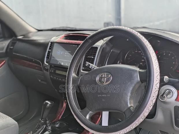 Toyota Land Cruiser Prado 2006 Black