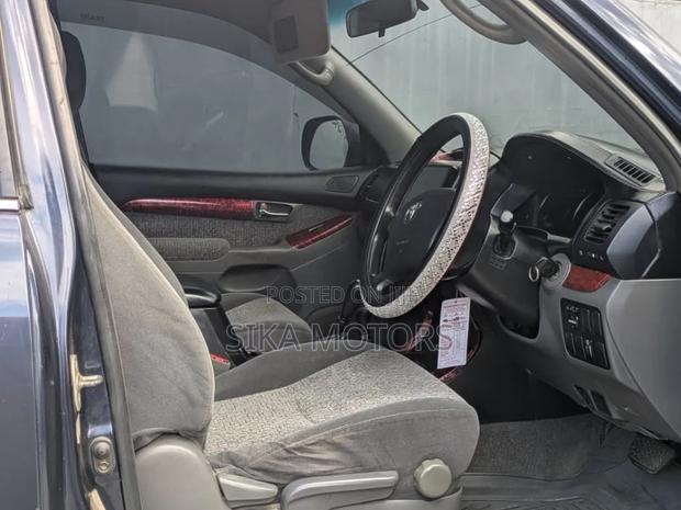 Toyota Land Cruiser Prado 2006 Black