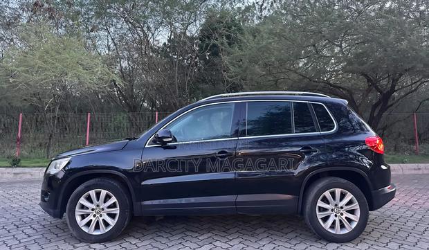 Volkswagen Tiguan 2010 Black