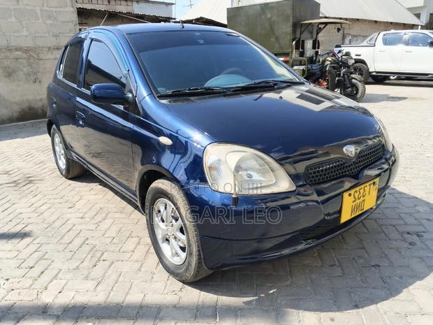 Toyota Vitz 1.0 FWD 3dr 2002 Blue