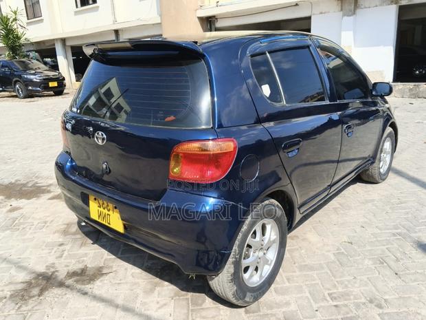 Toyota Vitz 1.0 FWD 3dr 2002 Blue