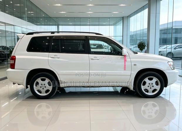 Toyota Kluger 2005 White