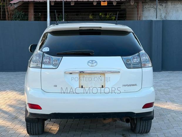Toyota Harrier 2006 White