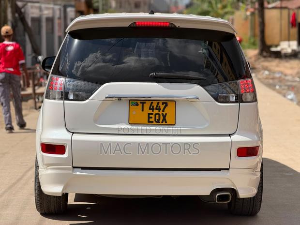 Mitsubishi Outlander 2012 White