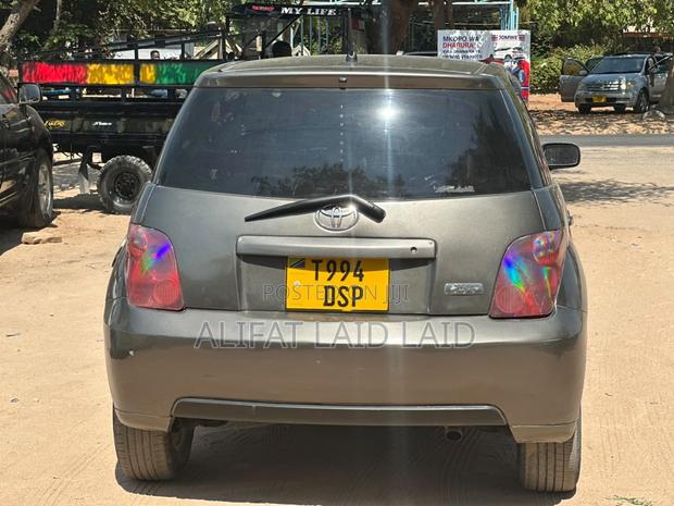 Toyota IST 2004 Gray