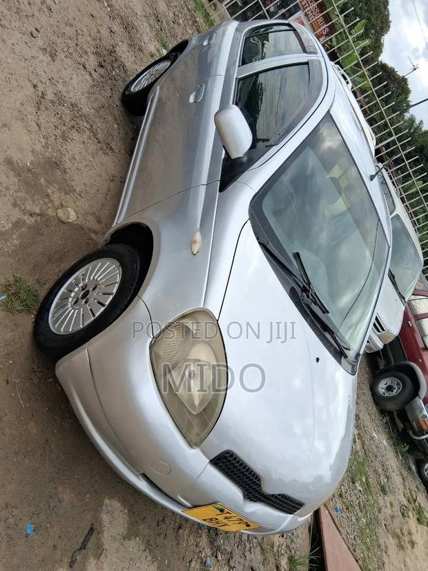 Toyota Vitz 2005 Silver