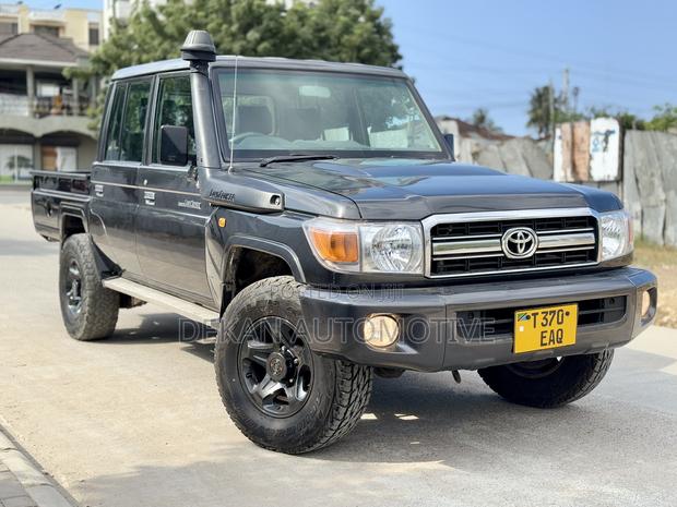 Toyota Land Cruiser 79 Series 2022 Gray