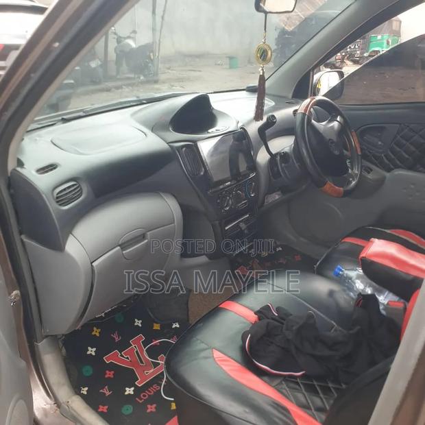 Toyota Fun Cargo 2004 Gray