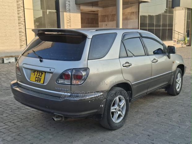 Toyota Harrier 2001 Gray