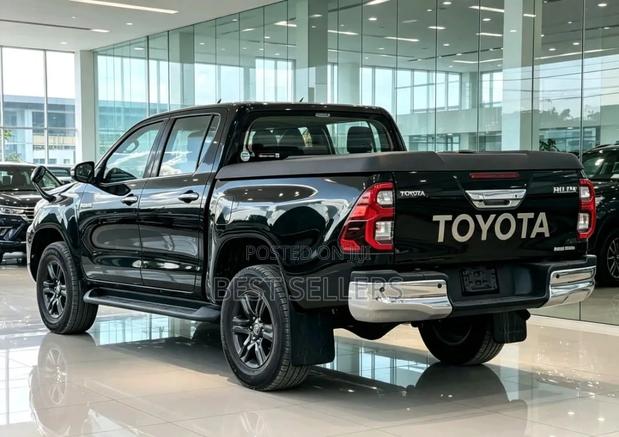 Toyota Hilux 2020 Black