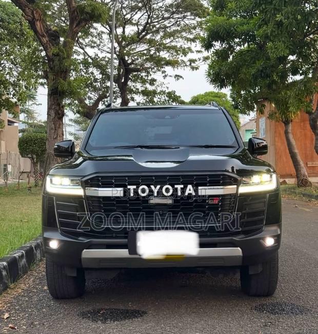 Toyota Land Cruiser 2023 Black
