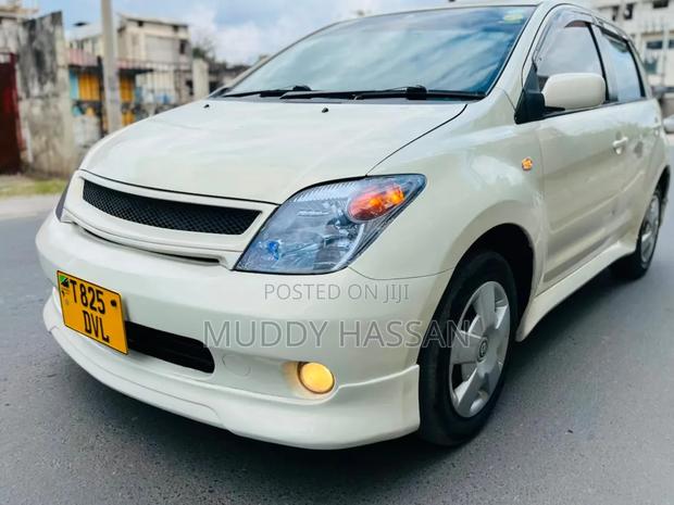 Toyota IST 2004 White