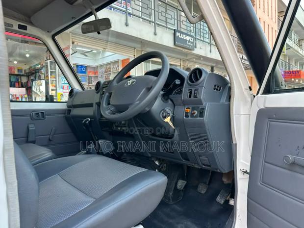 Toyota Land Cruiser 2014 White