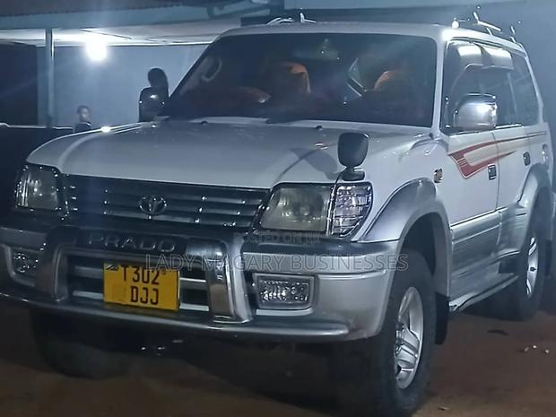 Toyota Land Cruiser Prado 2.7 16V 5dr 2000 White