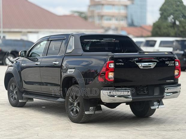 Toyota Hilux Revo Double Cab Deisel 2.4 AWD 2021 Black
