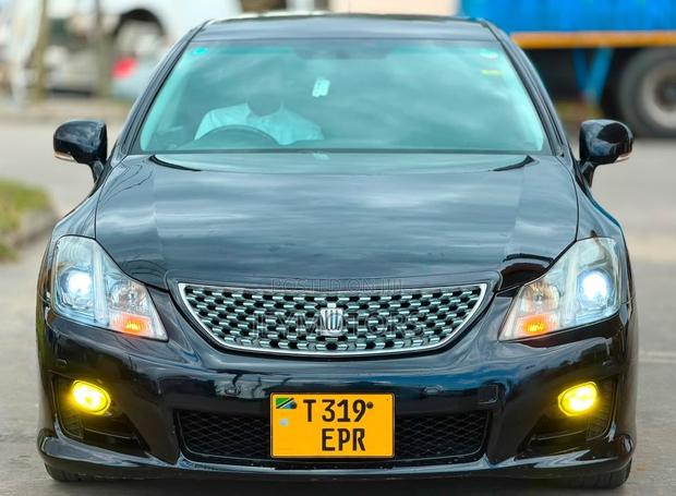 Toyota Crown 2009 Black