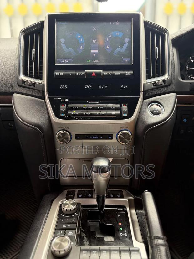 Toyota Land Cruiser 2018 Black