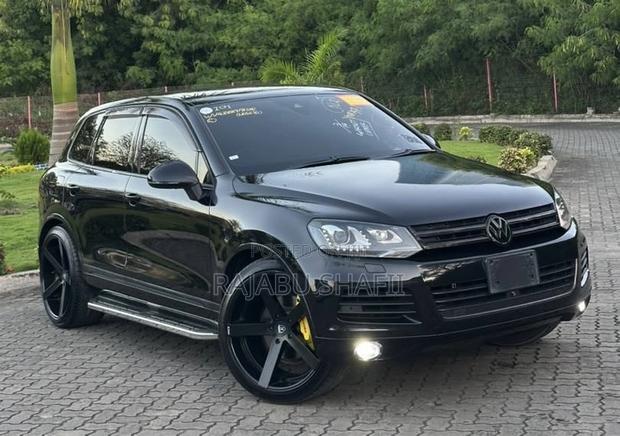 Volkswagen Touareg 2012 Black
