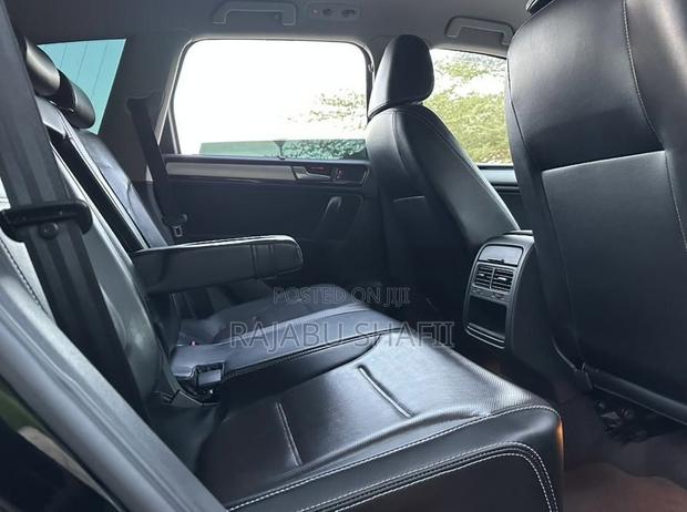 Volkswagen Touareg 2012 Black