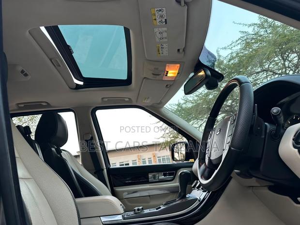 Land Rover Range Rover Sport 2010 Gray