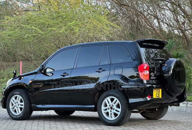 Toyota RAV4 Automatic 2000 Black