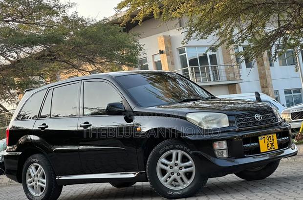 Toyota RAV4 Automatic 2000 Black