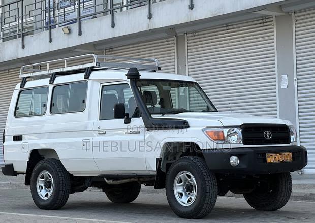Toyota Land Cruiser 2014 White