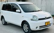 Toyota Sienta 2004 White for sale