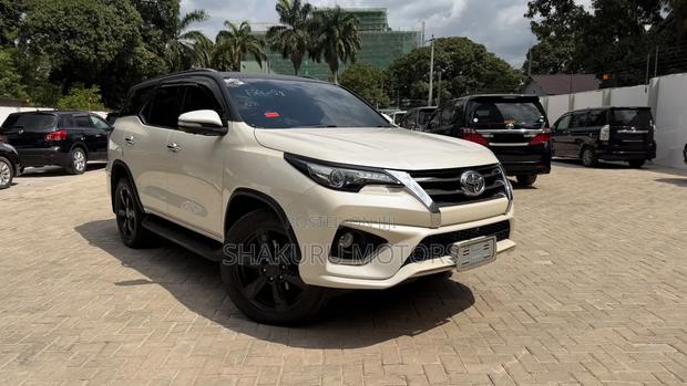 Toyota Fortuner 2017 White