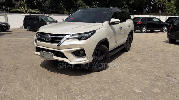 Toyota Fortuner 2017 White