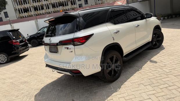 Toyota Fortuner 2017 White