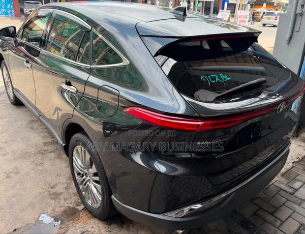 Toyota Harrier 2.0 2020 Black