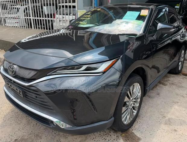 Toyota Harrier 2.0 2020 Black