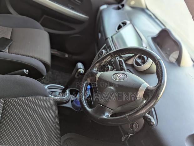Toyota IST 2004 Green