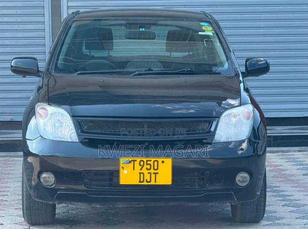 Toyota IST 2005 Black