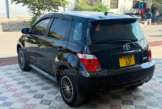 Toyota IST 2005 Black