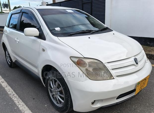 Toyota IST 2004 Pearl