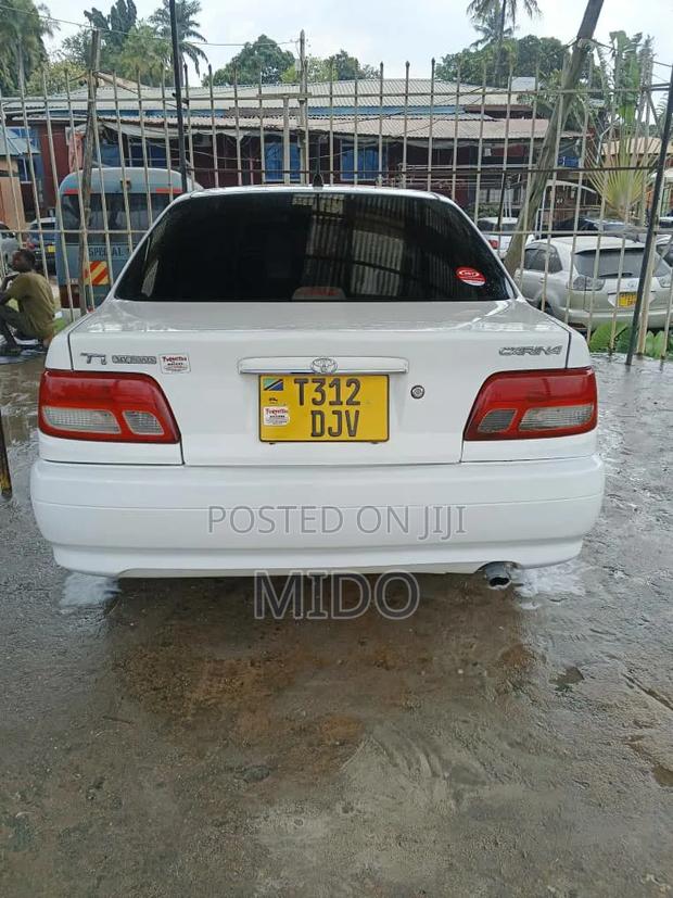 Toyota Carina 2000 Silver