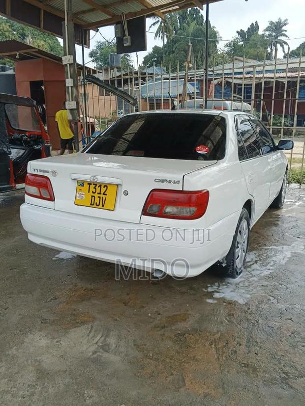 Toyota Carina 2000 Silver
