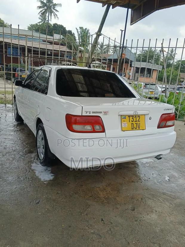 Toyota Carina 2000 Silver