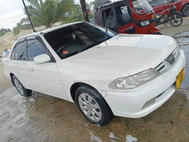 Toyota Carina 2000 Silver