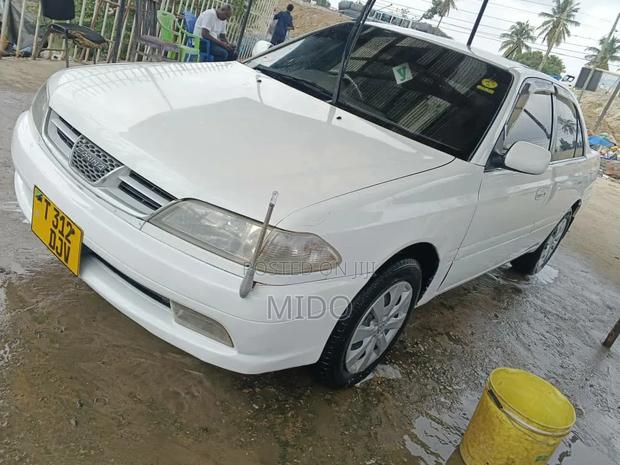 Toyota Carina 2000 Silver