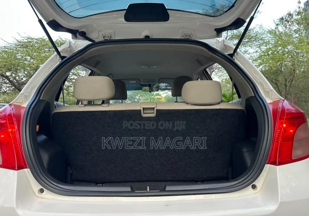 Toyota Vitz 2009 Pearl