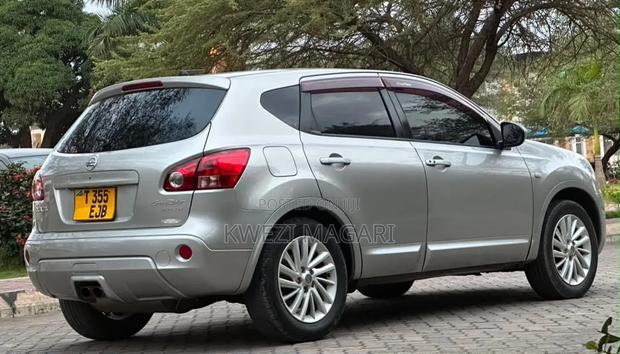 Nissan Dualis 2010 Silver