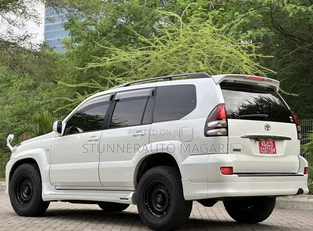 Toyota Land Cruiser Prado 2006 Pearl